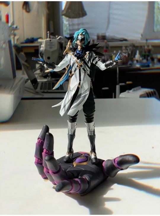 Dottore figurine on extra stand figure from Gensin Impact / Дотторе