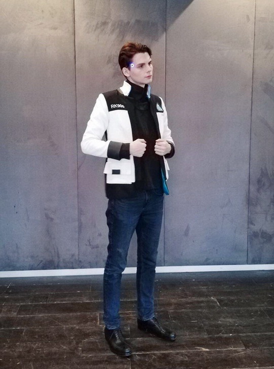 RK900 Connor cosplay costume from Detroit Become Human..