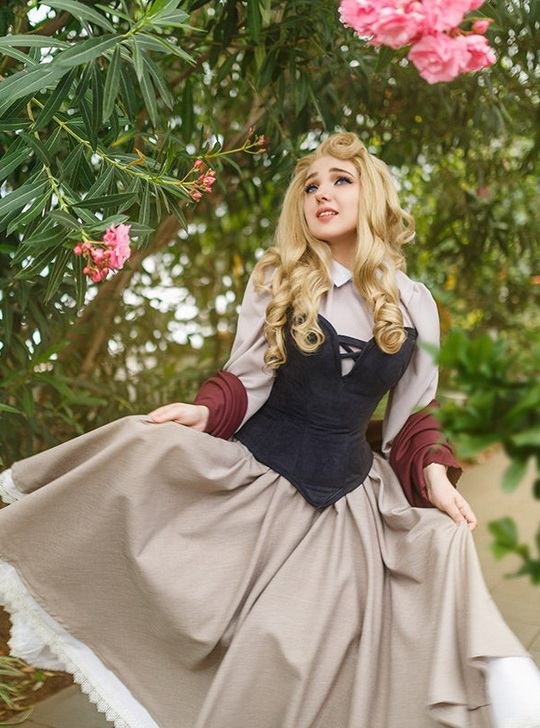 Briar Rose Sleeping Beauty Aurora Costume - corset medieval