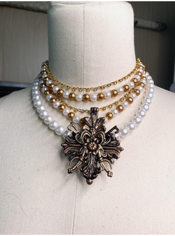 Lady Alcina Dimitrescu cosplay necklace..
