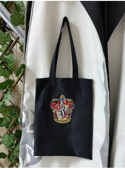 Shopper embroidered with the Gryffindor House crest Shopper embroidered with the Gryffindor House crest