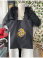 Shopper embroidered with the Hufflepuff House crest